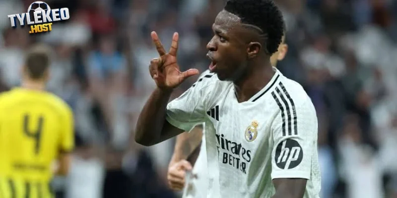 Vinicius gia hạn hợp đồng với đội Real Madrid